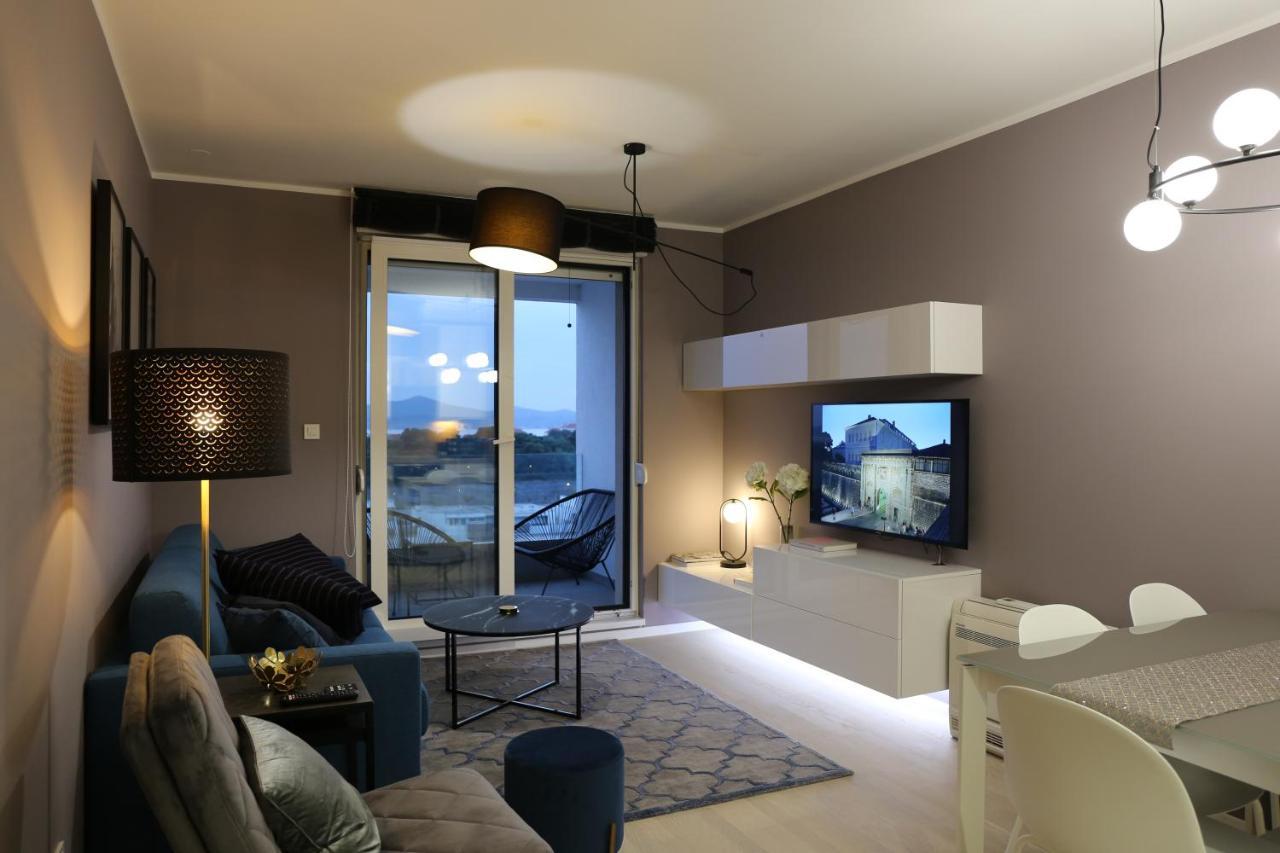 Ambassador Apartment *